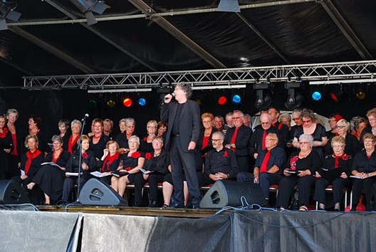 Liederlijk Schagen onder leiding van Henk Bakker